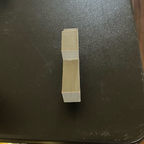 Small Wooden Grey Distressed Cross Decor with 'Love' Inscription - Picture 5 of 7